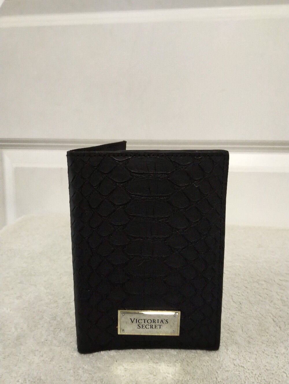 BRAND NEW NWT Victoria's Secret Black Faux Croc Wallet